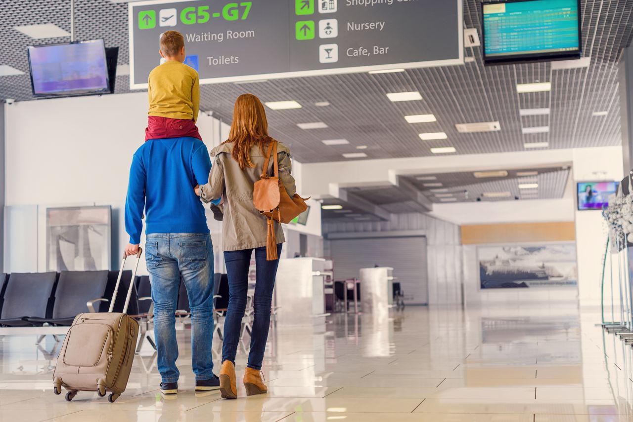 Jakie korzyści mogą odnieść osoby, korzystające z bezpośrednich transferów na lotnisko?