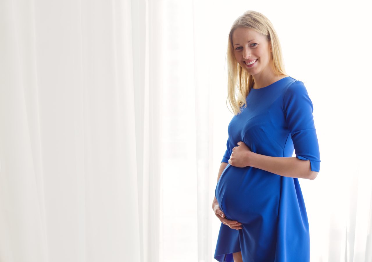 Idealne kroje sukienek dla kobiet w ciąży